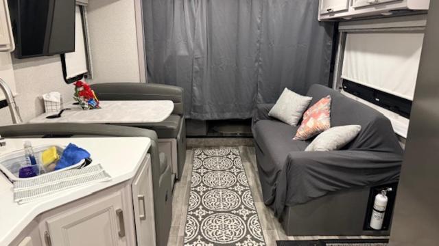 Private Cozy R/V , For Your Enjoyment Tamiami エクステリア 写真